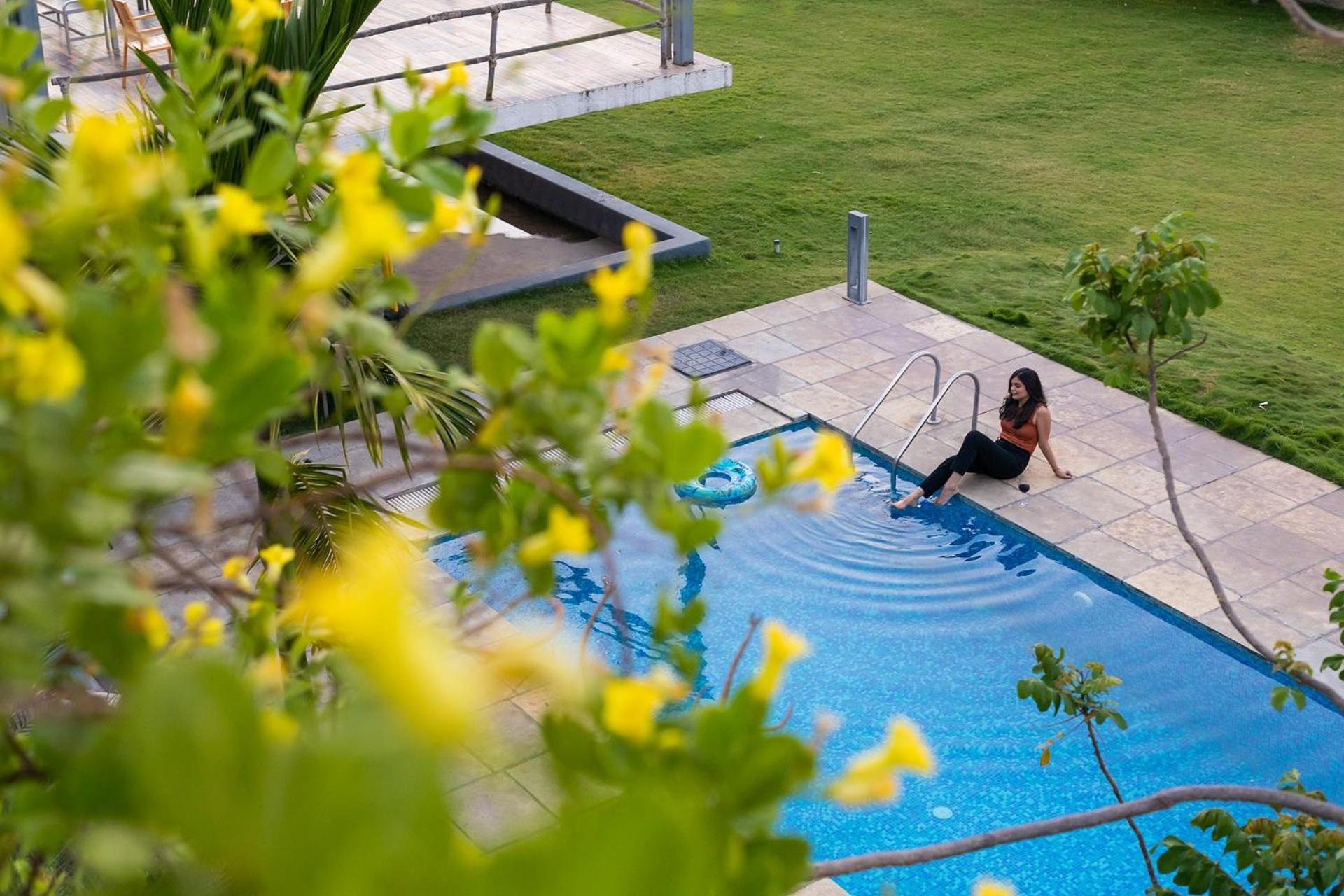 Open House By Stayvista - Nestled In Nature, Featuring A Swimming Pool & Expansive Lawn For A Serene Retreat Shikrapur Eksteriør bilde