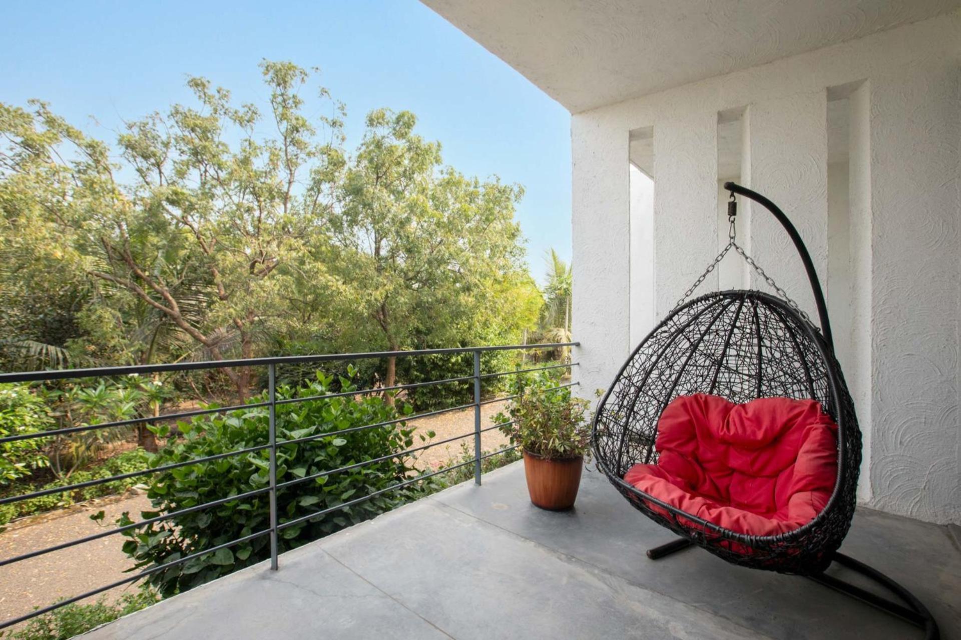 Open House By Stayvista - Nestled In Nature, Featuring A Swimming Pool & Expansive Lawn For A Serene Retreat Shikrapur Eksteriør bilde